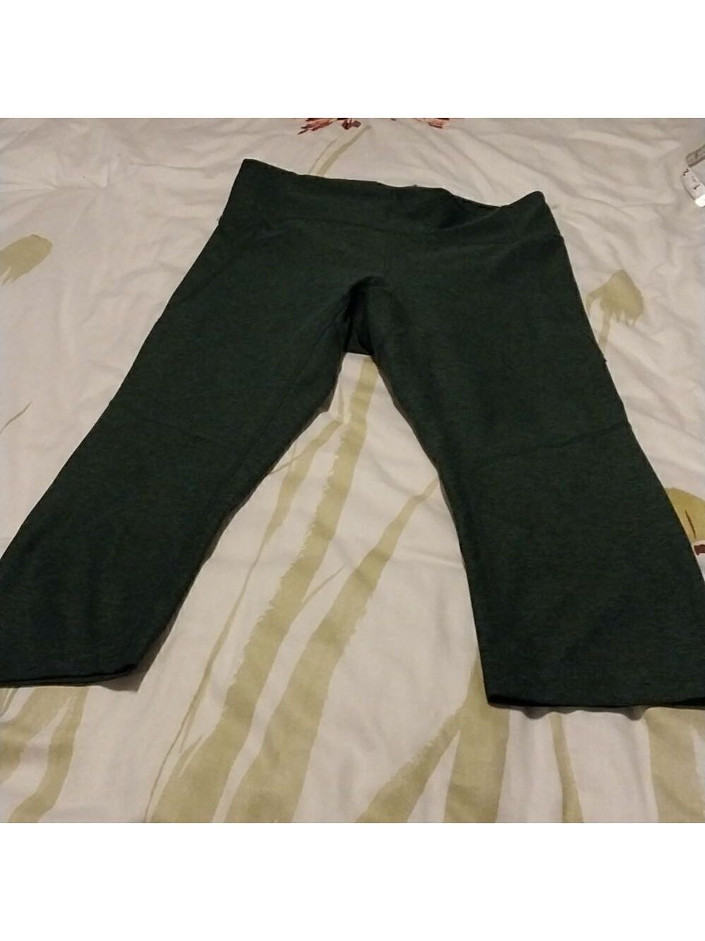 Outdoor Voices Women  green flex free form Leggings  Size S